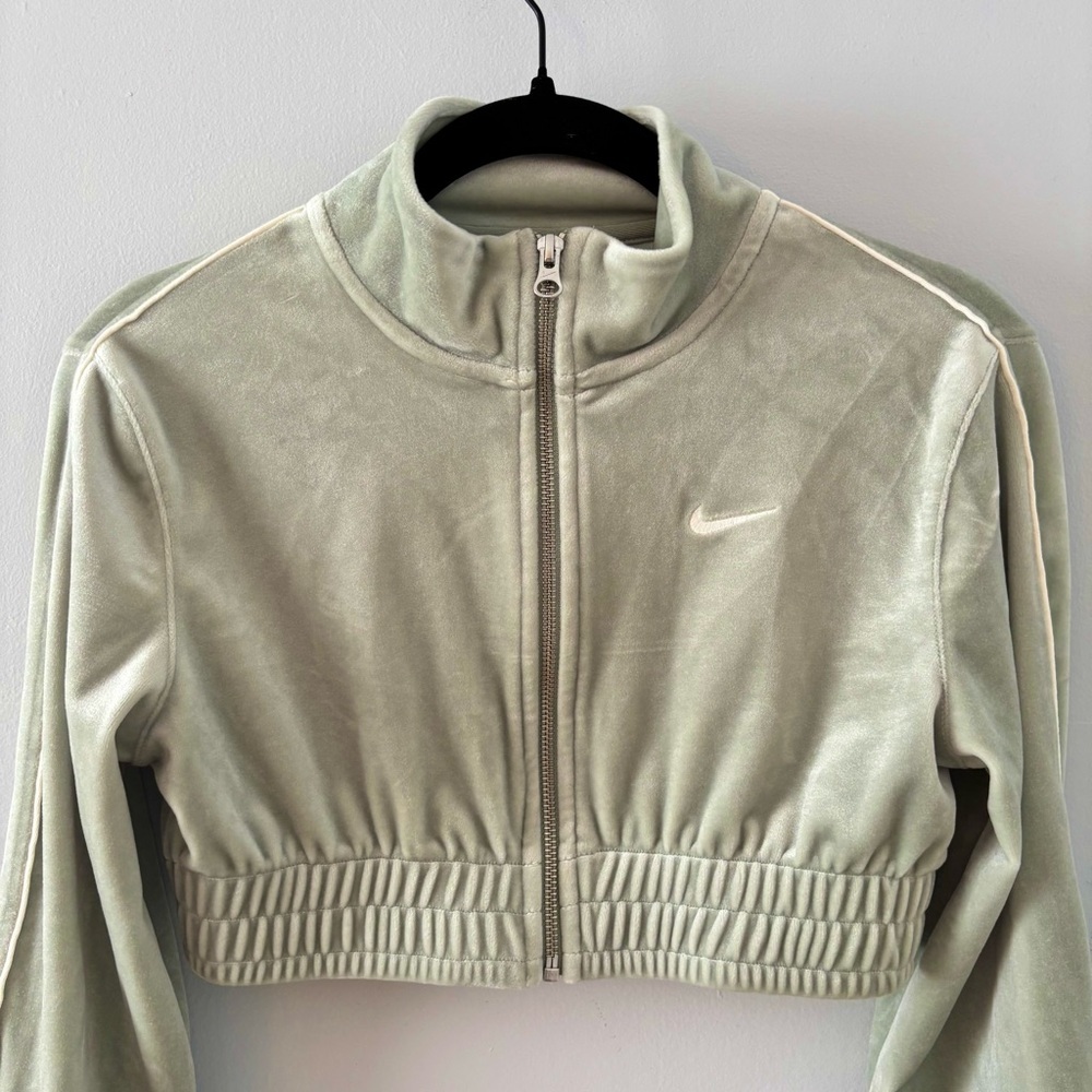 Nike NWT Cropped Velour Full-Zip Top Long Sleeve Cinch Band Velvet Green - Picture 5 of 9